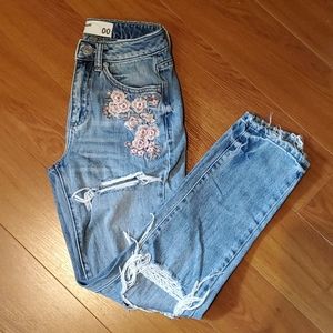Garage Mom Jeans with Emroidered Flower Details
